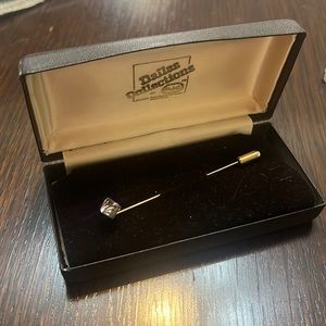 Gold Clear/Purple Pin